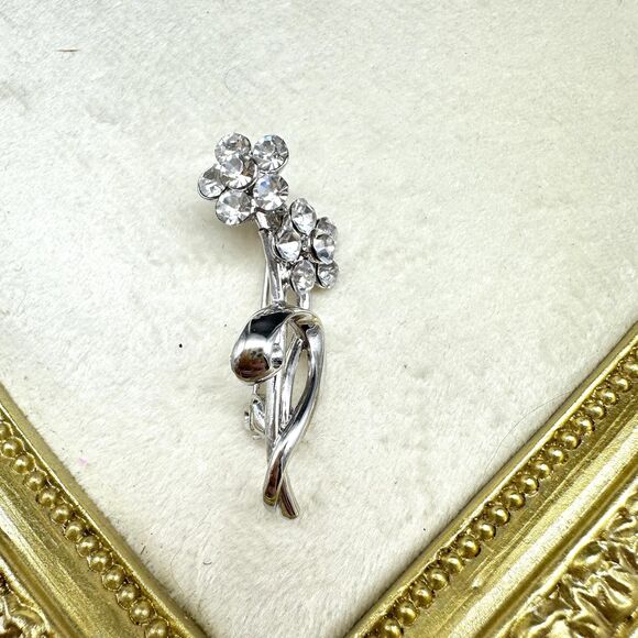 Flower Brooch With Rhinestones - Picture 7 of 10